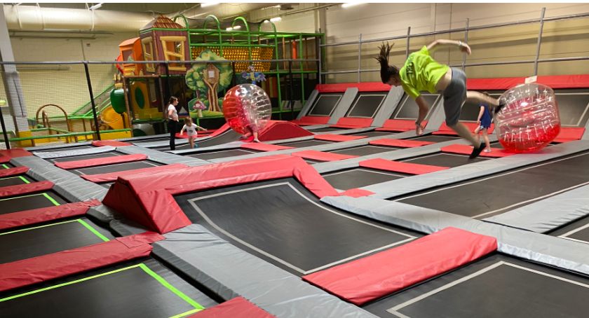Jump Heaven: park trampolin i piętrowy plac zabaw w jednym miejscu.