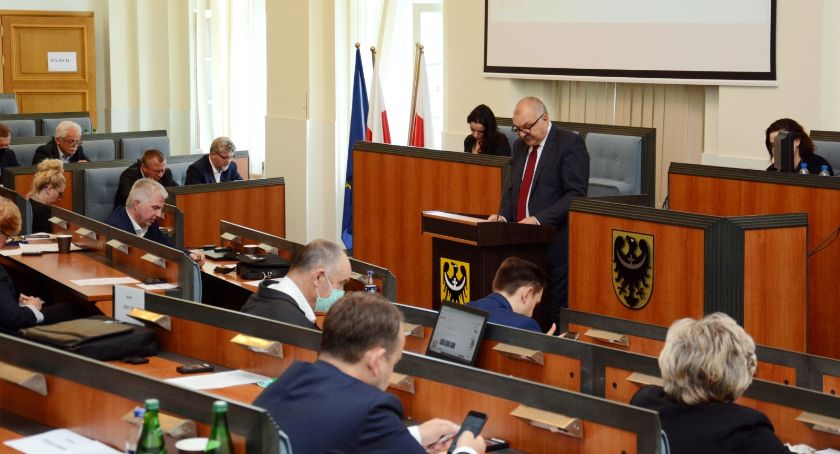 Absolutorium dla Zarządu Województwa