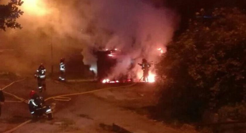 Nocny pożar na ryneczku w Cieplicach