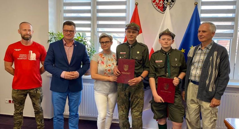Bohaterowie nagrodzeni przez Starostę