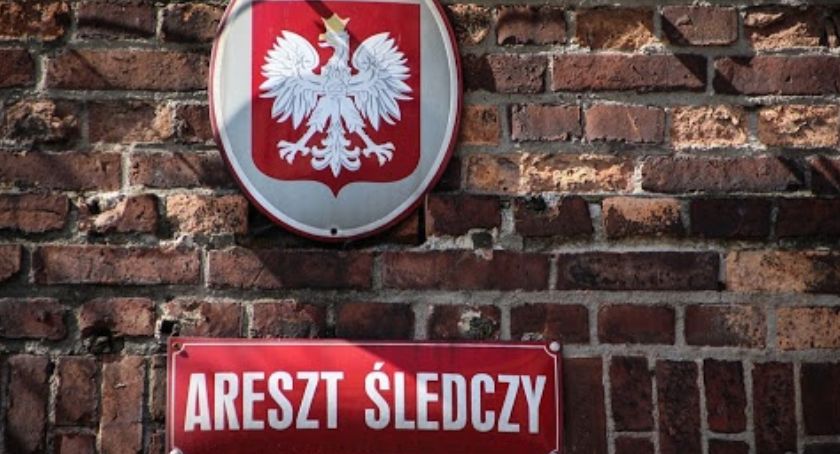 Nękali matkę i trójkę jej dzieci