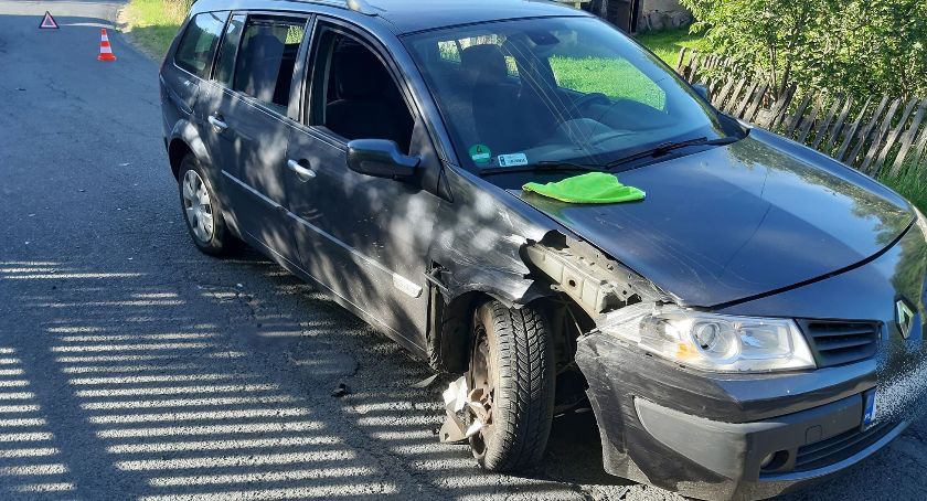 Pijany kierowca w Siedlęcinie staranował zaparkowane auto