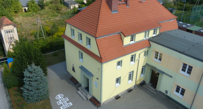Batalii o szkołę w Sosnówce ciąg dalszy. Gmina nie ma pieniędzy na finansowanie placówki.