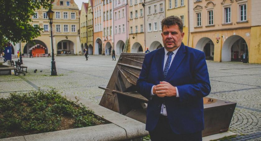Robert Obaz  przeciw dyskryminacji i nietolerancji. 