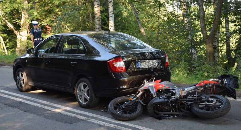 Szklarska Poręba - Motocyklista uderzył w samochód