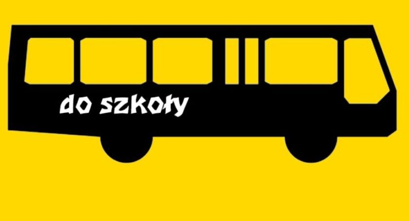 Kierowca wysadził dzieci z autobusu szkolnego