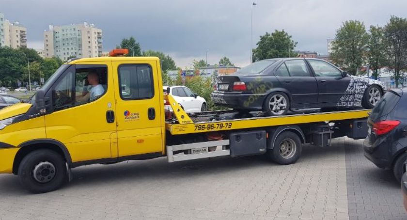 Straż Miejska usuwa wraki pojazdów