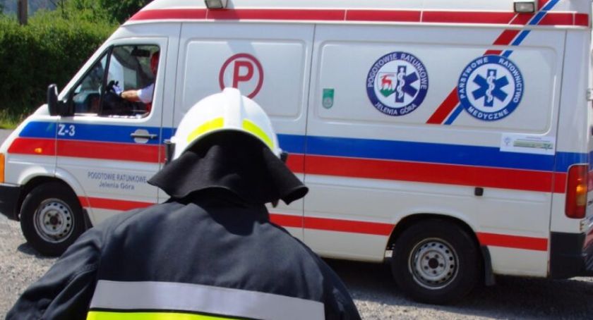 Siłowo weszli do mieszkania. Uratowali mężczyznę