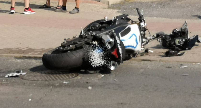 W Sobieszowie motocyklista zderzył się z samochodem