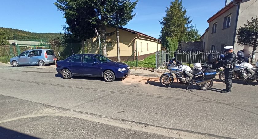 Zderzenie Skody z Audi w Wojcieszycach