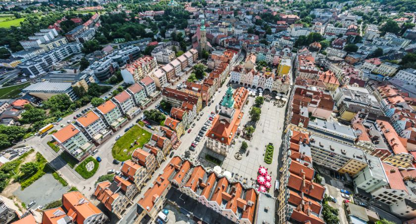 Ponad 60 nowych zakażeń Covid-19, w tym z Jeleniej Góry