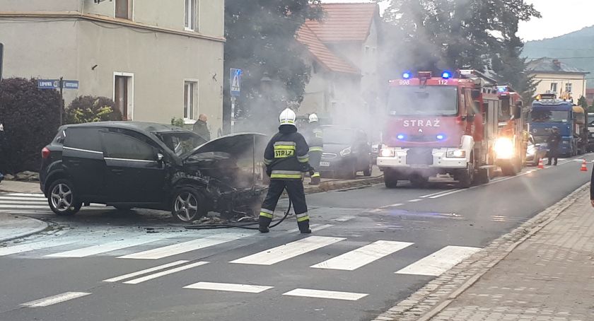Pożar samochodu w Piechowicach