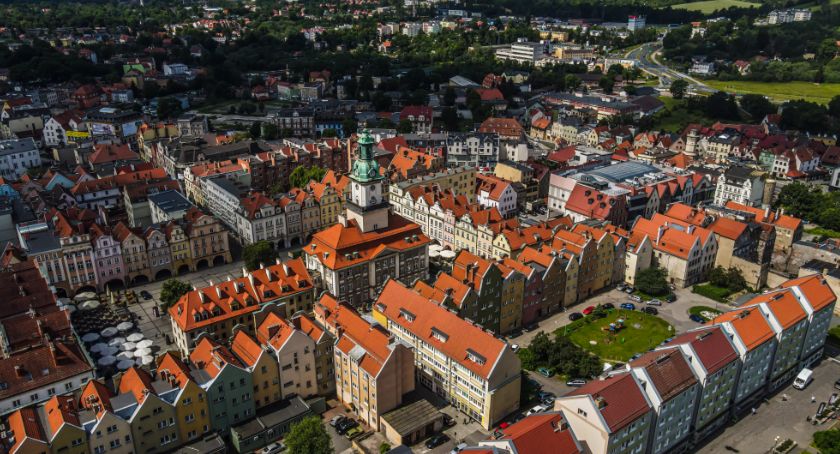Nowe zakażenia w Jeleniej Górze, powiecie i na Dolnym Śląsku 
