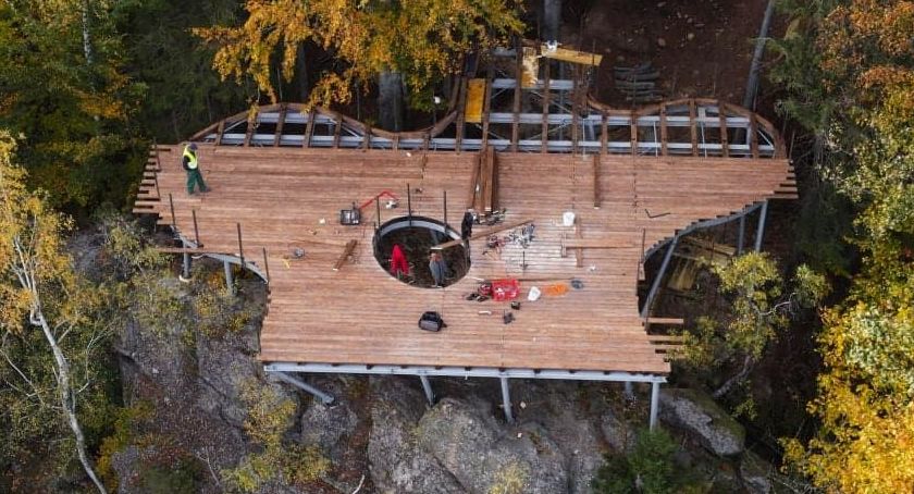 Zbójeckie Skały w Szklarskiej Porębie. Miejsce na nowo odkrywane. Powstaje platforma widokowa.