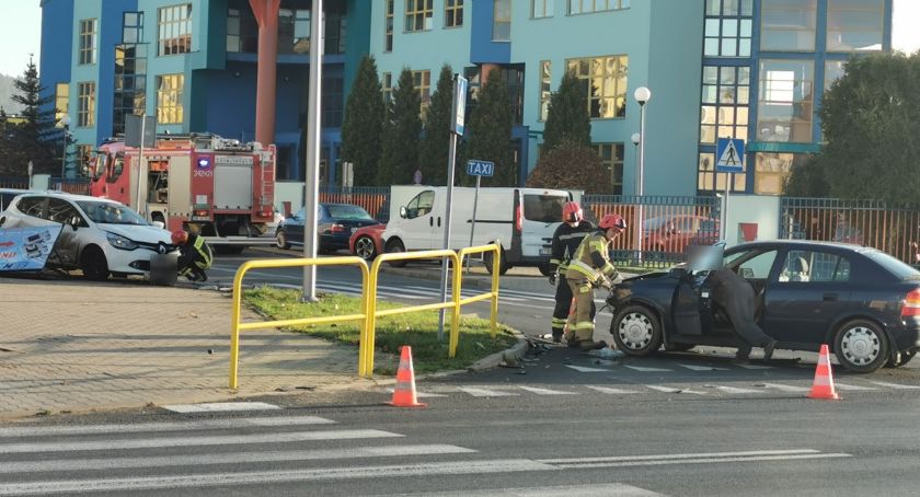 Utrudnienia pod ZUS. Zderzenie Opla i Renault
