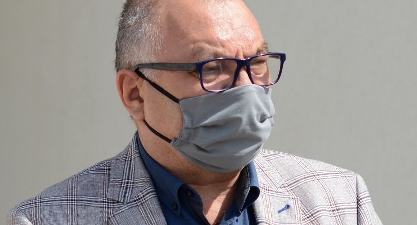 Cezary Przybylski Marszałek Województwa zmaga się z koronawirusem