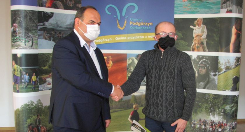 Umowa podpisana! Rusza budowa ronda w Podgórzynie