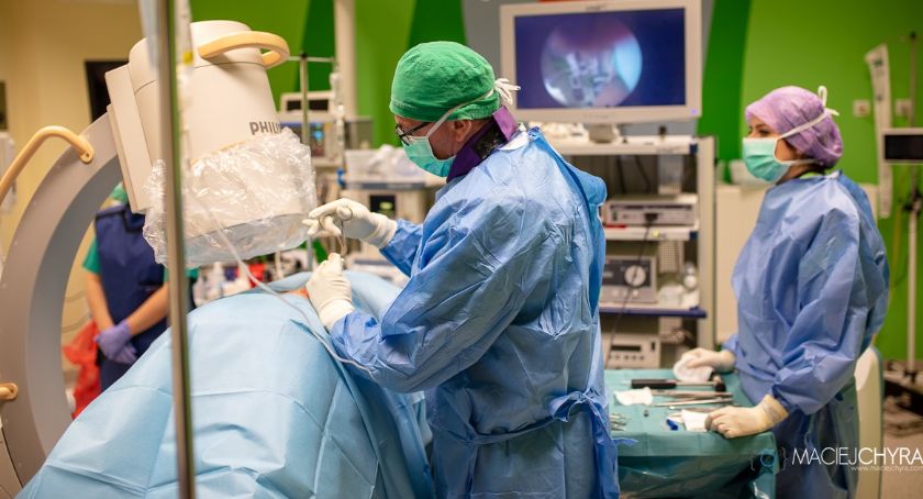 Artroskopia i operacje usunięcia zaćmy w ramach NFZ w KCM Clinic