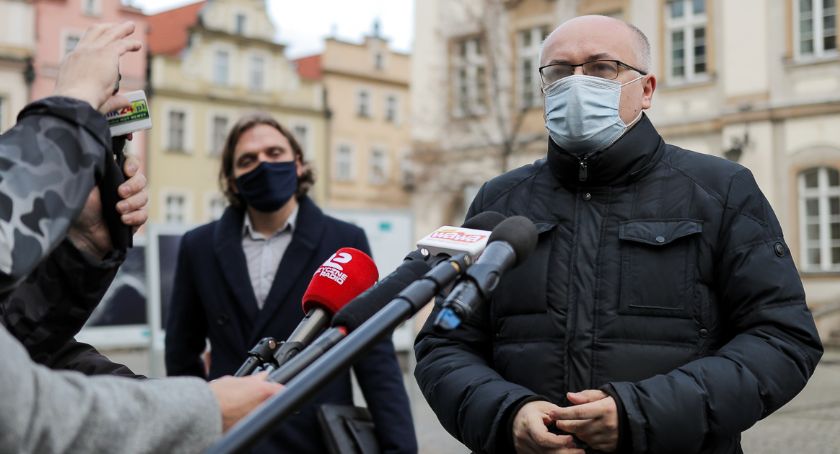 K.Mróz : Mieszkańcy muszą płacić za kolesiostwo Pana Łużniaka