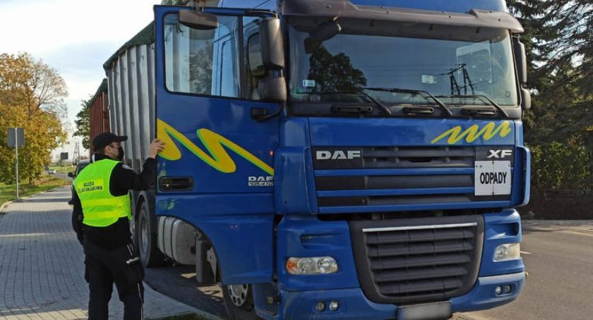 KAS zatrzymała transport 46 ton odpadów