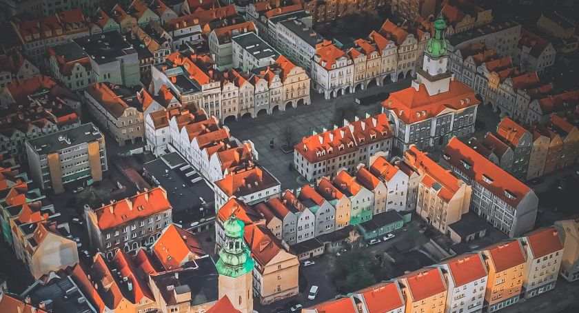 Prezydent Jeleniej Góry zaproponował nowe stawki za odbiór śmieci
