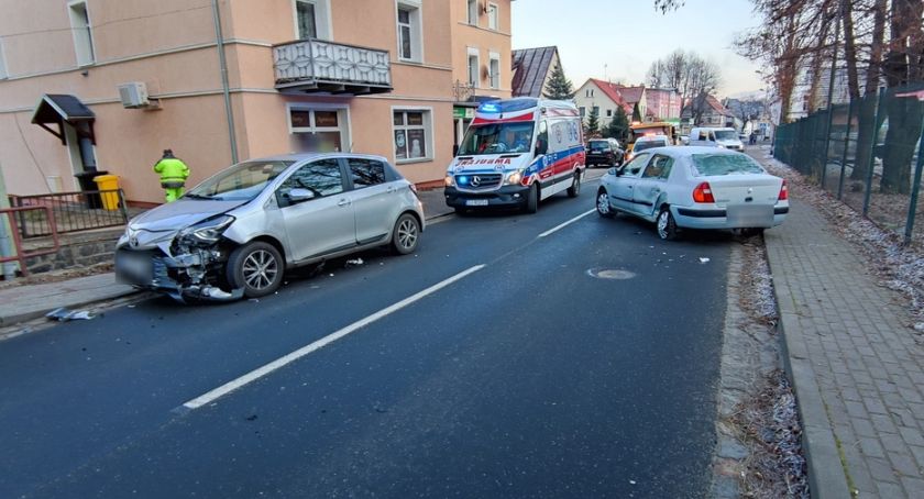 Zderzenie na ul. Kryształowej w Piechowicach