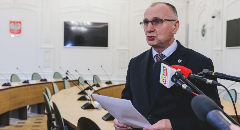 Prezydent Jeleniej Góry zmienił zdanie. Będzie stała opłata dla wszystkich za odbiór śmieci.