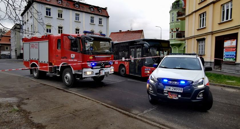 W budynku na Kasprowicza ulatniał się gaz. Ewakuacja mieszkańców.