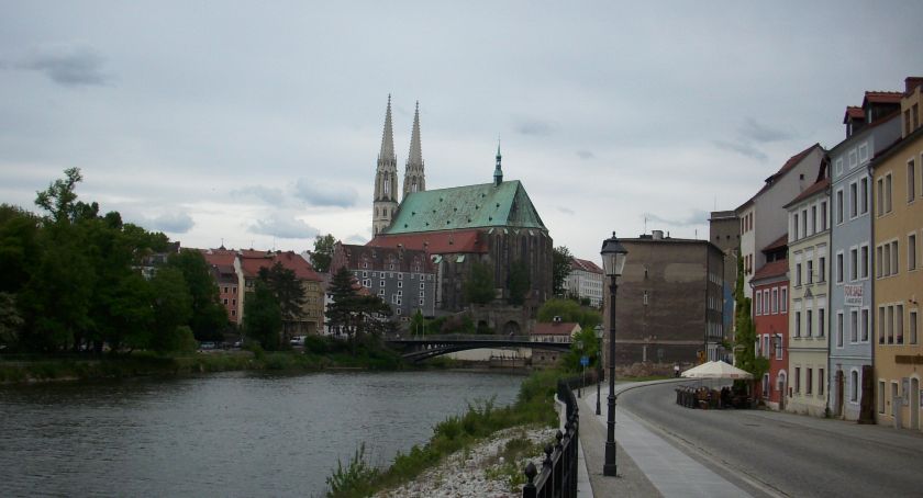 W Görlitz wprowadzono godzinę policyjną