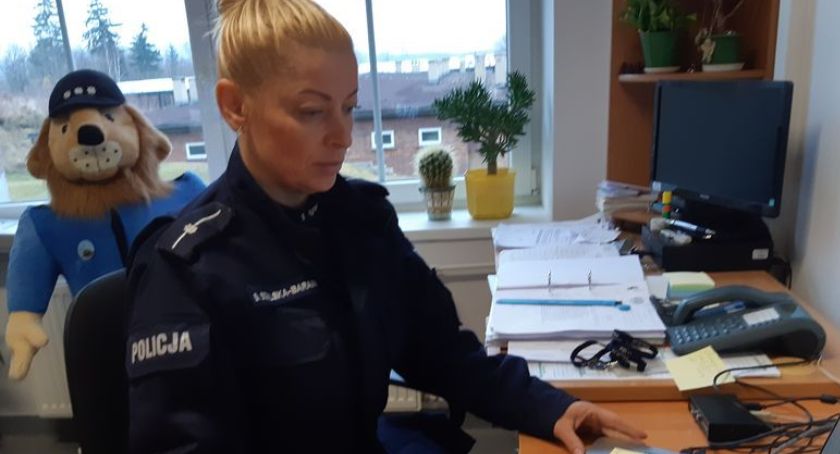 Policjantka online zachęcała studentów do służby w Policji.