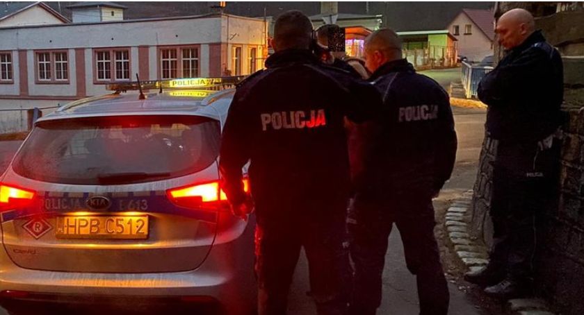 Policjanci po wielogodzinnych poszukiwaniach odnaleźli zaginionego 28-latka.