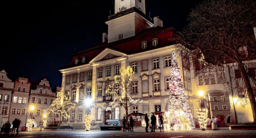 Jelenia Góra : Świąteczne paczki dla najbardziej potrzebujących