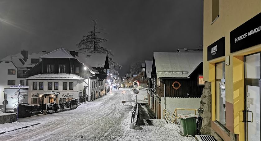 Miejsce na parkingu zamiast noclegu? Nowy rodzaj sylwestrowych gości?