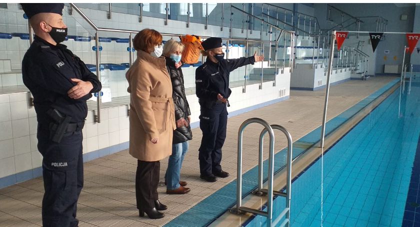 Kolejne kontrole policji i sanepidu