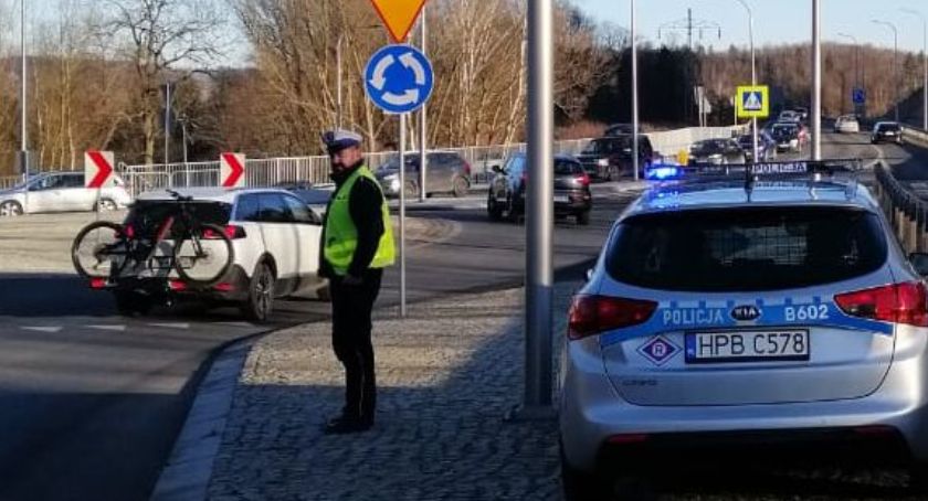 Kolizje na drogach i awantury domowe - okres sylwestrowo-noworoczny w regionie jeleniogórskim