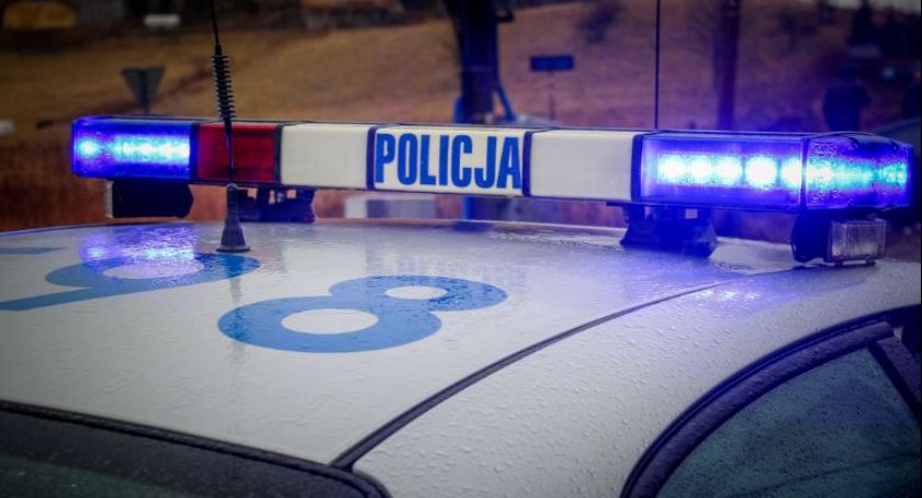 Nie zatrzymał się do kontroli, bo był pijany.