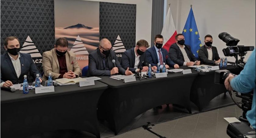 Karpacz : Gminy górskie i przedsiębiorcy w dramatycznej sytuacji. 