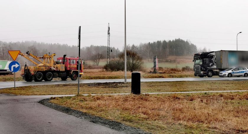 Jelenia Góra : 51-latek z zakazem kierował ciężarówką. Grożą mu 3 lata więzienia.
