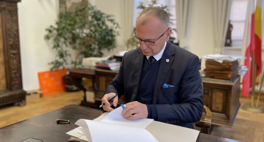 Oświadczenie Prezydenta Jeleniej Góry w sprawie zatrzymania podwyżek cen śmieci
