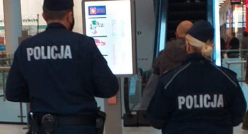 Policjanci ujawnili otwarty sklep ze sprzętem RTV AGD.