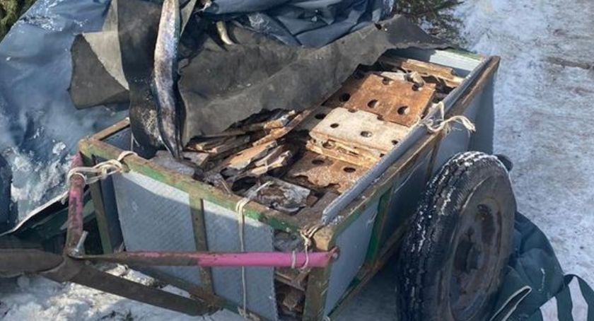 Ukradł płytki żeliwne z terenu jednej z jeleniogórskich firm. Policjanci odzyskali większość skradzionego mienia.