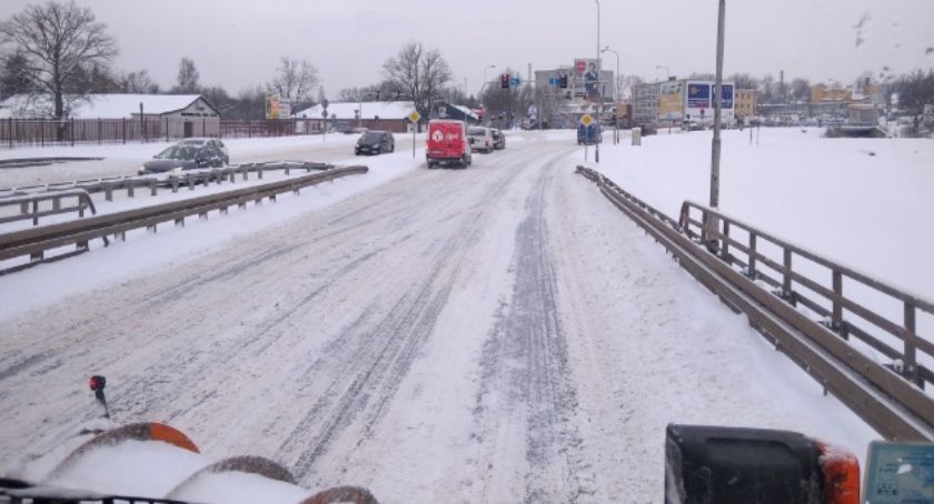 MPGK : Piaskarki jeżdżą całą noc. Do rana przejechały ponad 700 km.