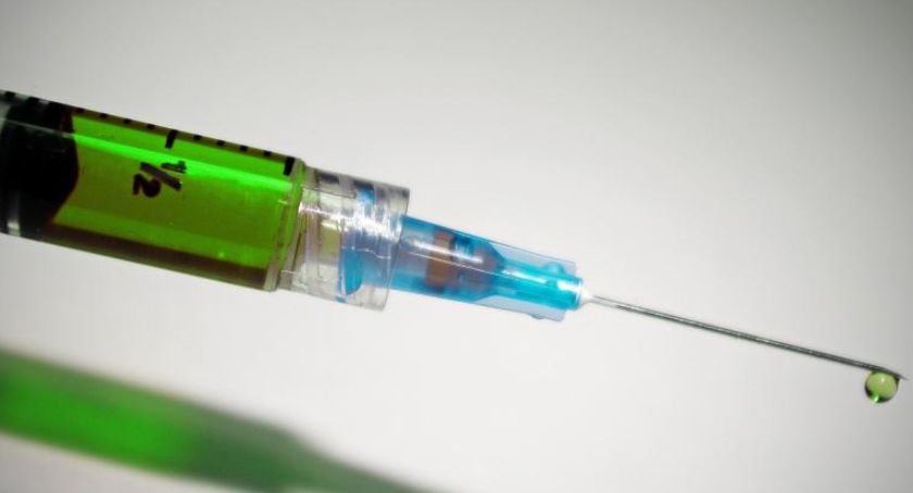 Ruszają szczepienia dla nauczycieli