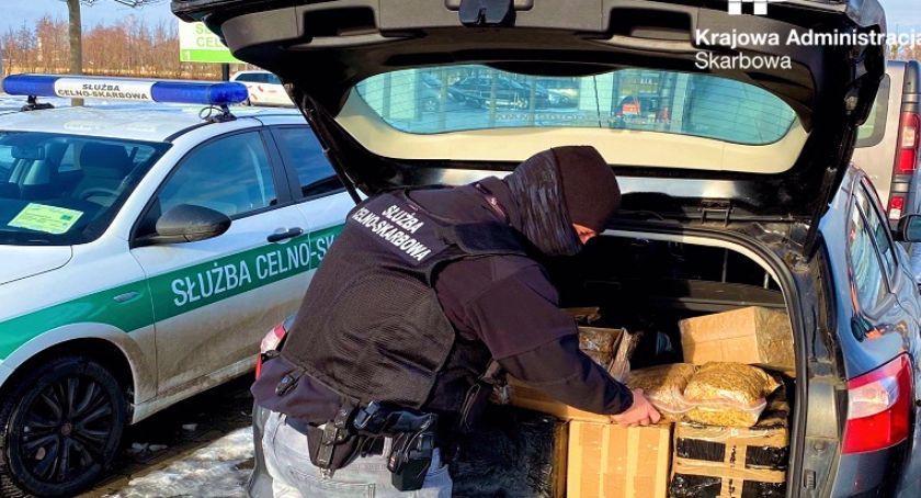 Nieudany przemyt. Tytoń i dopalacze w przesyłkach