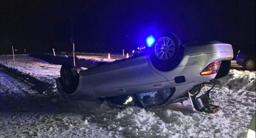 Dachowanie na drodze krajowej nr 30