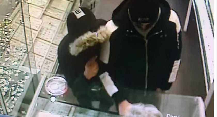 Napad na jubilera w Karpaczu. Policja poszukuje sprawców.