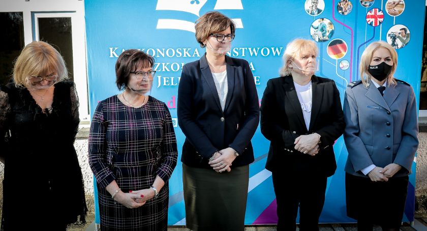 KPSW w Jeleniej Górze z certyfikatem Studia z Przyszłością