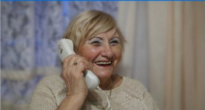 Policjanci zapraszają seniorów na spotkanie w sieci