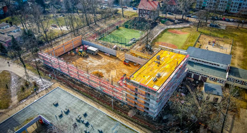 Trwają prace przy budowie hali przy SP8 w Jeleniej Górze