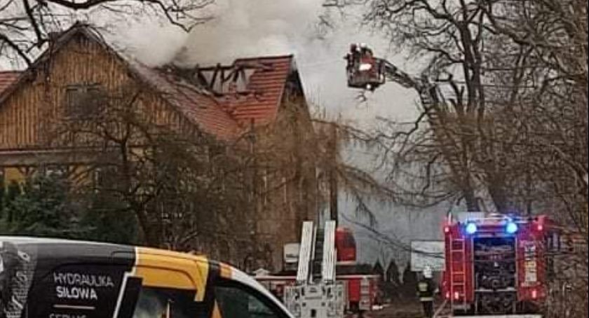 Pożar w Karpnikach. Ewakuowano 10 osób.